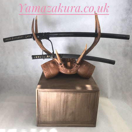 Kabuto sword stand ( katanakake) - Yamazakura