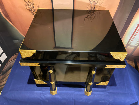 Lacquered Kabuto Box - Yamazakura