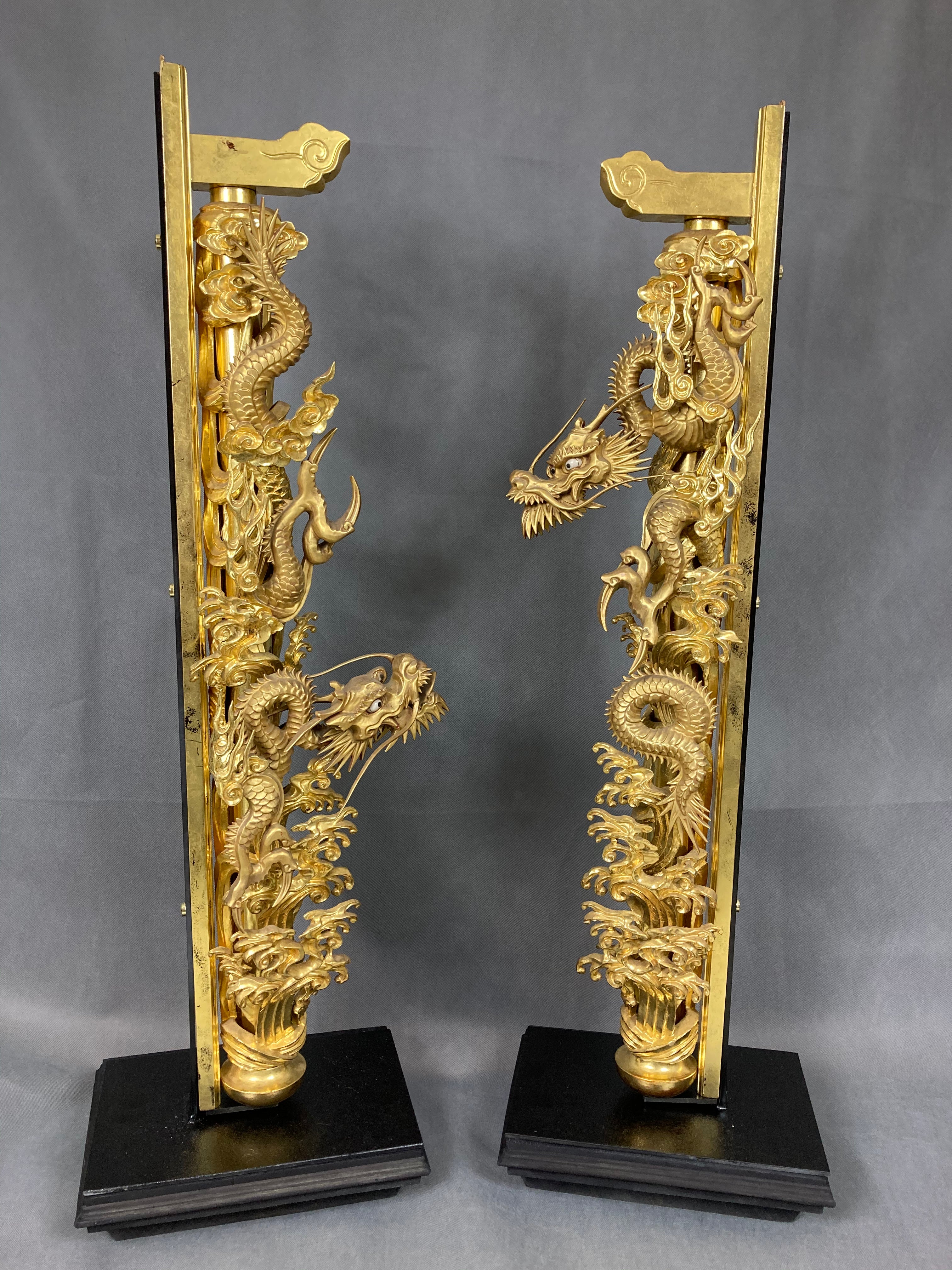 Golden Dragons. Japanese temple . Antique. - Yamazakura