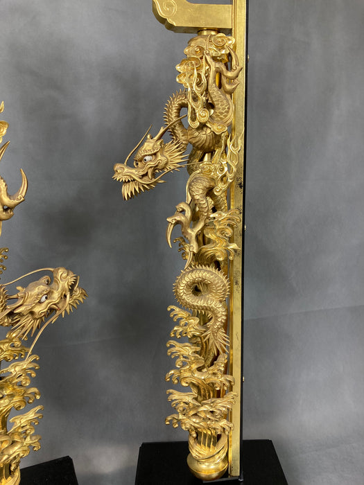 Golden Dragons. Japanese temple . Antique. - Yamazakura