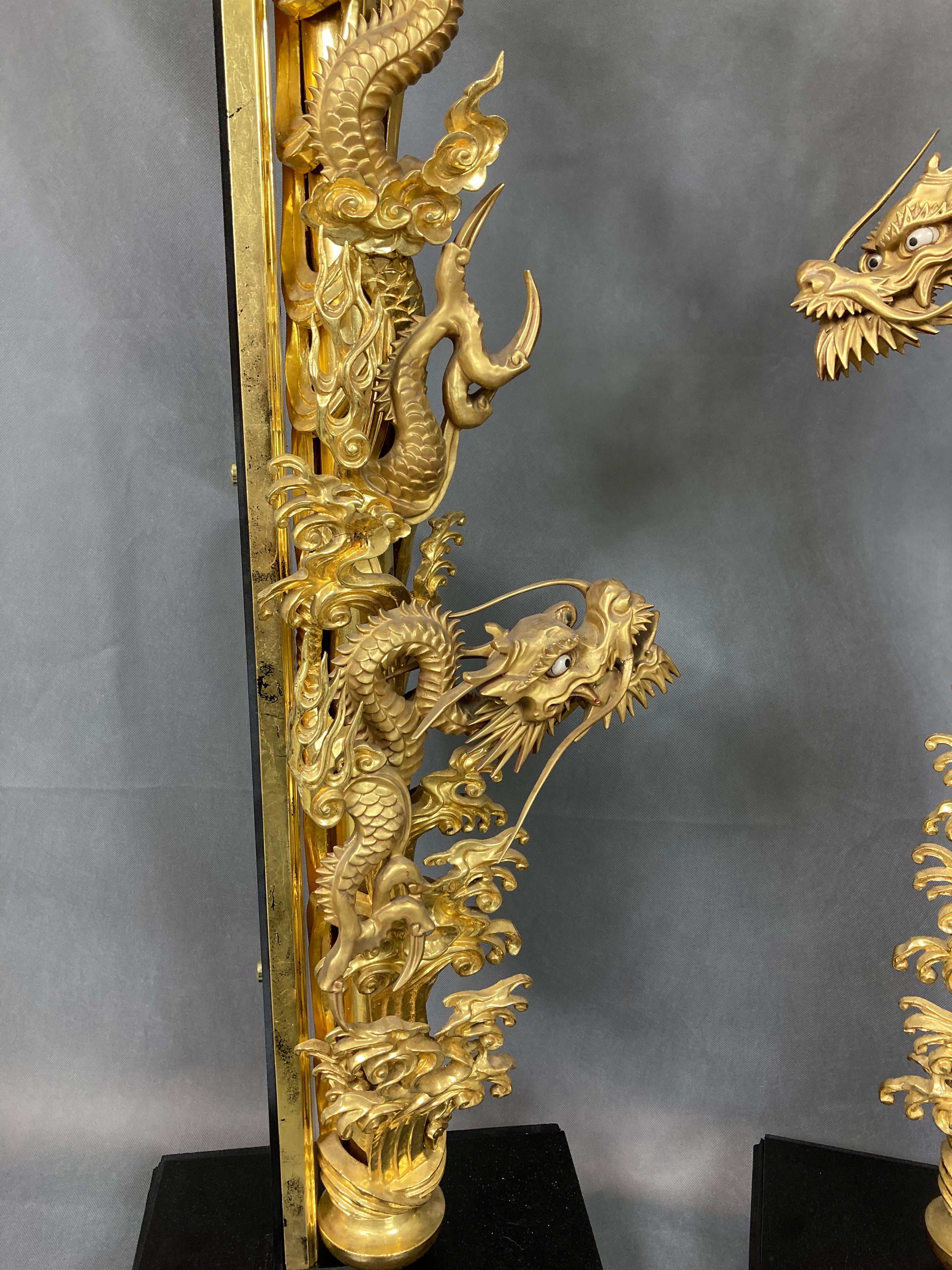 Golden Dragons. Japanese temple . Antique. - Yamazakura