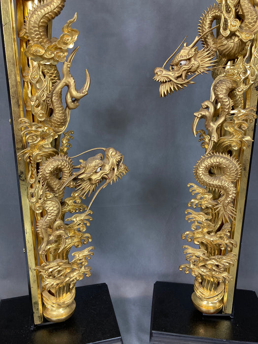 Golden Dragons. Japanese temple . Antique. - Yamazakura