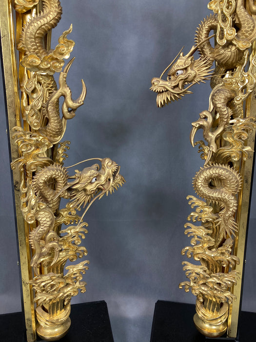 Golden Dragons. Japanese temple . Antique. - Yamazakura